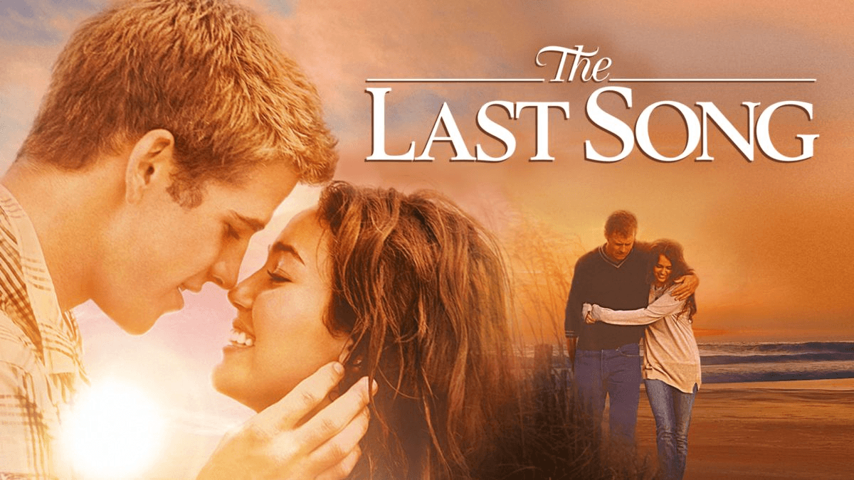 Miley Cyrus and Liam Hemsworth in The Last Song